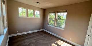 Stunning Corner Home in King City with Washer/Dryer Included, Private Courtyard! Gallery 11