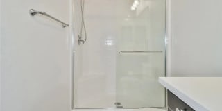 6746 N Glasner Gallery 29