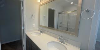 New 3 Bedroom Townhome! Gallery 14