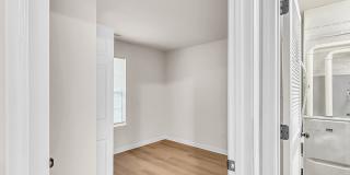 Minutes to Downtown********** Rent $1525/month*********Peaceful Living Gallery 22