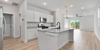 Cozy 3 Bedroom Home in Blue Ridge Ranch- Growing Southeast San Antonio Area! Gallery 1