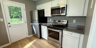 Large Updated 3 Bedroom/2 Bath Duplex in Lee's Summit Large Updated 3 Bedroom/2 Bath Duplex in Lee's Summit Gallery 3
