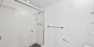 201 W LAUREL STREET Gallery 14