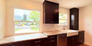 Fantastic 3 bed - 2 bath Home with backyard in North Hills Gallery 16