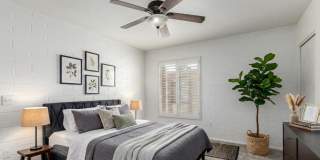 4848 N Woodmere Fairway Gallery 9