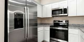 Beautiful 3/2.5 Townhome Gallery 12