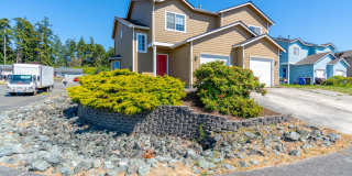 3 bed 2.5 bath Dog Friendly Townhome Gallery 1
