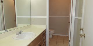 South Tyler! 3 Bedroom, 2 Bath Duplex w/Garage Gallery 22