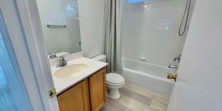 BEAUTIFUL 4 BEDROOM 2.5 BATH HOME IN THE SOUTHWEST! Gallery 19