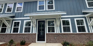 3 Bedroom 2.5 Bathroom Townhouse in Windward Village - Summerville Gallery 1
