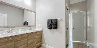 185 BROOKES PLACE Gallery 17