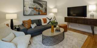 1031 W Monroe St Gallery 3