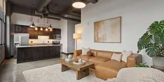 1627 on the Strip Gallery 3