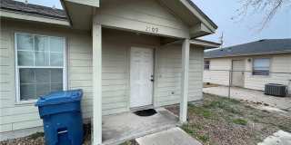 2109 Breezeway Gallery 1