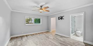 2110 NE 42nd Street Gallery 16