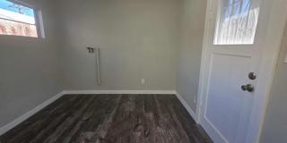 2661 Commercial Street Gallery 14