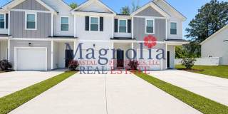 3 Bedroom 2.5 Bathroom Townhome in Richmond Hill, GA Gallery 1