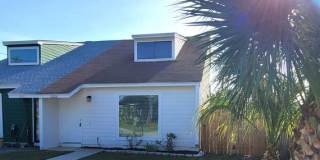 2 Story 2 Bedroom 2 Bath Townhome Centrally Located Gallery 1
