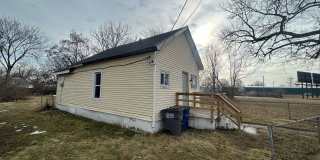 Cozy 2 Bedroom Home Near South Toledo Neighborhood Gallery 1