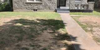 4 Success is offering this beautiful 2 bedroom 1 bath with formal dining. The home features hardwood through out and a huge back yard. 4 Success is offering this beautiful 2 bedroom 1 bath with formal dining. The home features hardwood through out and a huge back yard. Gallery 1