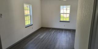 Newly Remodeled 2 Bedroom 1 1/2 Bath Home Gallery 10