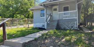 Remodeled 2BR Home with Fenced Front Yard and Spacious Bedrooms Gallery 2