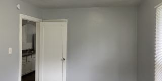1306 N Chester Avenue Gallery 8