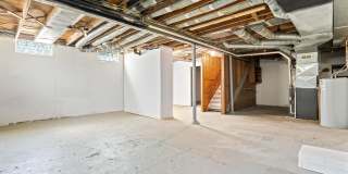 Quaint 4 Bed Cap Cod in Kettering Gallery 27