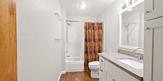 Amazing 2bed/1.5bath Condo Unit with Private Balcony in Meridian Park! Gallery 27