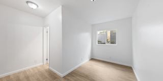 643 Pacific St Gallery 55