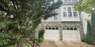 Three Bedroom Townhouse on Eisenhower Avenue, Alexandria Gallery 1