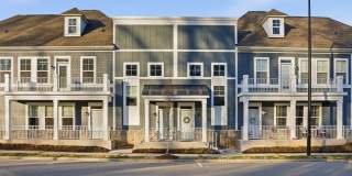 Stylish Townhouse Living in the Heart of Williamsburg Gallery 1