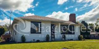 Charming 2 Bed, 2 Bath Home with Updated Kitchen & Outdoor Living Space Charming 2 Bed, 2 Bath Home with Updated Kitchen & Outdoor Living Space Gallery 4
