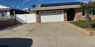 Spacious 3 Bedroom 2 Bath with a Den and Fireplace! Gallery 1