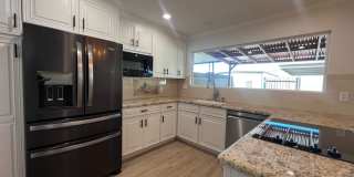Gorgeous townhome just steps from Chaparral Lake & Chaparral Park~ Location location location! Gallery 1