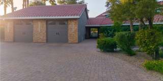300 E Lacy Lane Gallery 7