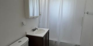 Cozy 2 bedroom Ranch in Warren Gallery 5