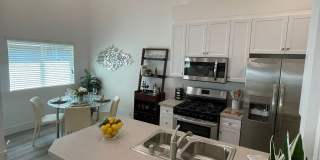 NEW 2 Bed, 2 Bath LOFTS! HEART OF KOREATOWN! * WASHER & DRYER in unit! Gallery 7