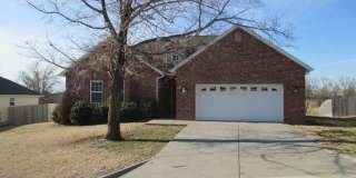 3 Bedroom Ozark Home in Wonderful Neighborhood! Gallery 1
