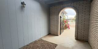 EASTSIDE HOME WITH A SWIMMING POOL Gallery 34