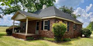Spacious Living Near UGA in Desirable Oconee County! Gallery 1