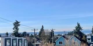 Welcome Home 2b/1ba Sun Drenched Townhome - West Seattle Fauntleroy Neighborhood Gallery 1