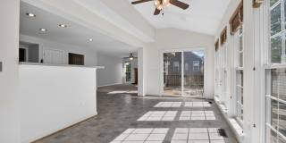 Meticulously maintained & spacious 4 Bd/2 full & 2 half bath home  Home in Dawson's Landing - Pets Welcome! Gallery 10