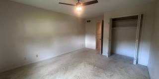 Unique Lyndon area 4 bedroom home with multiple common areas Gallery 44