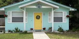 Cozy Bungalow Gallery 1