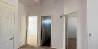 1301 E Briarwood Terrace Gallery 9