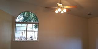 4 Bedroom Home With Pool! Gallery 7