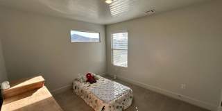 Charming 4 Bd, 2.5 bath in spacious home! Gallery 31