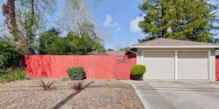 Spacious & Bright Home Close to Parks, Schools, Shopping and More! Gallery 1