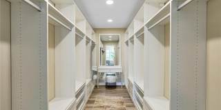 1591 Pegasus Gallery 37